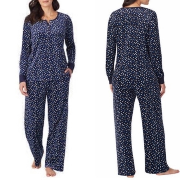 New Nautica Women's 2 Piece Velvet Pajamas Set - Picture 1 of 3
